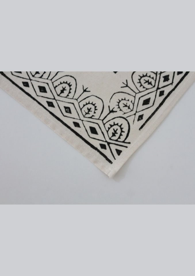 Geleneksel Tahta El Baskısı Hitit Desenli Kare Masa Örtüsü