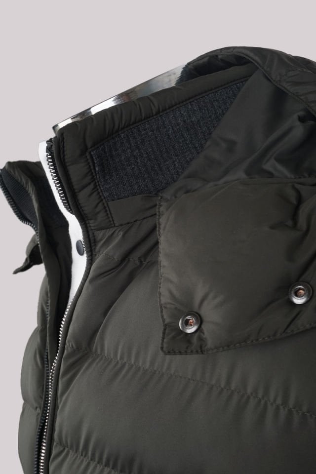 Cristobal Kapitone Mont Haki 1724