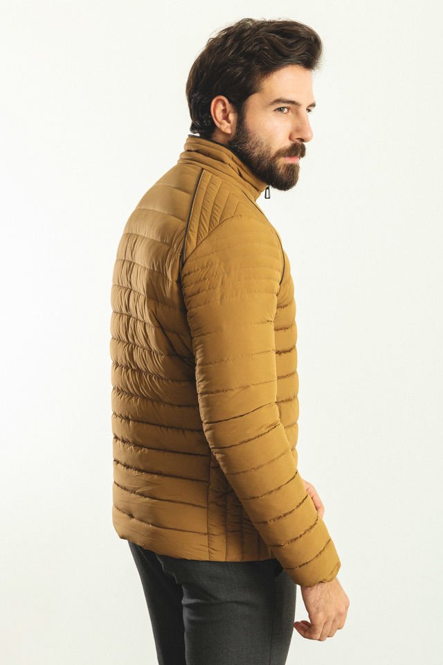 Çizgili Kamel Rengi Slim Fit Hakim Yaka Şişme Erkek Mont