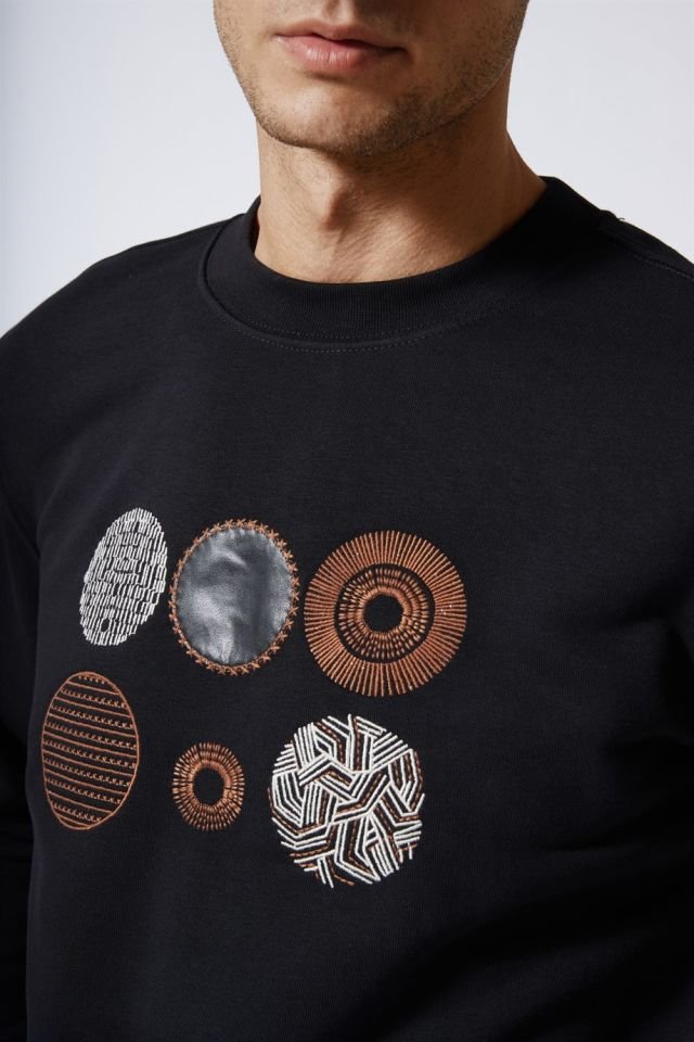 Bisiklet Yaka Slim Fit Nakışlı Sweatshirt Siyah