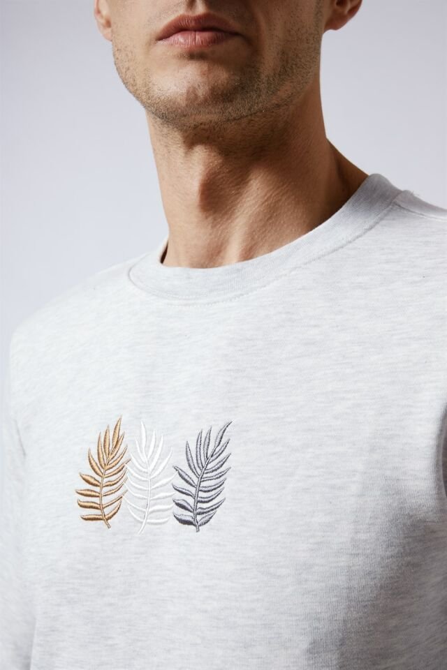 Bisiklet Yaka Slim Fit Nakışlı Sweatshirt Kar Melanj